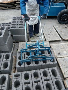 空心砖码堆机 工程机械设备研发的创新实践与应用前景